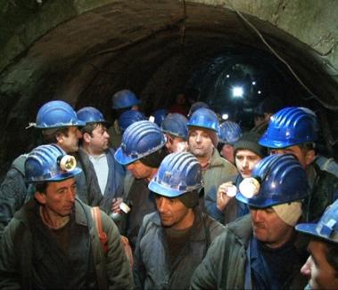 23 de mineri de la Băiţa au intrat în greva foamei, pentru neplata salariilor